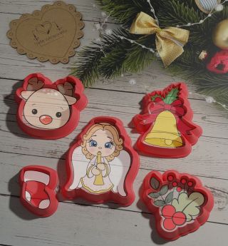 Vánoce Vánoce přicházejí...🔔 U nás na eshopu už jsou!🤩🎄 Ulovte si svoje vykrajovátka, je jich tam spooooustu! 💥...